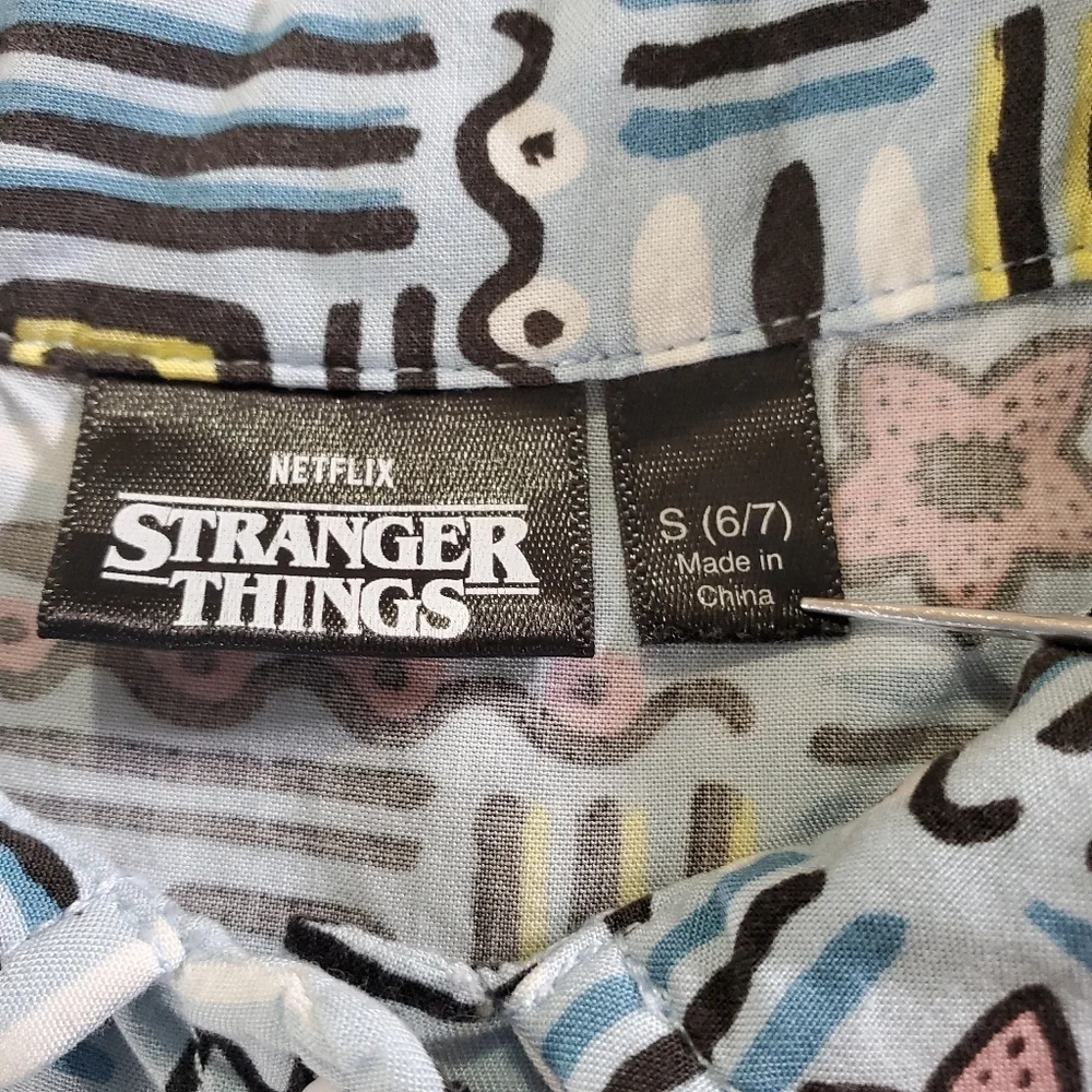 K1354 * Stranger Things Demogorgon Print Button Down White Blue Size S (6/7)